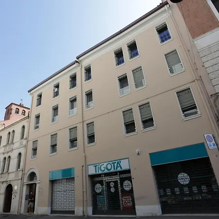 ツーリング 3* フェラーラ