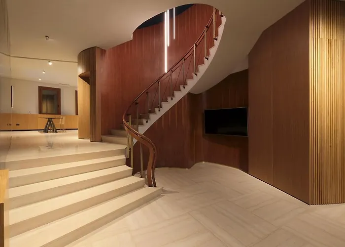 ツーリング 3* フェラーラ