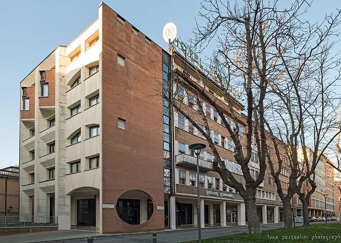 ツーリング フェラーラ