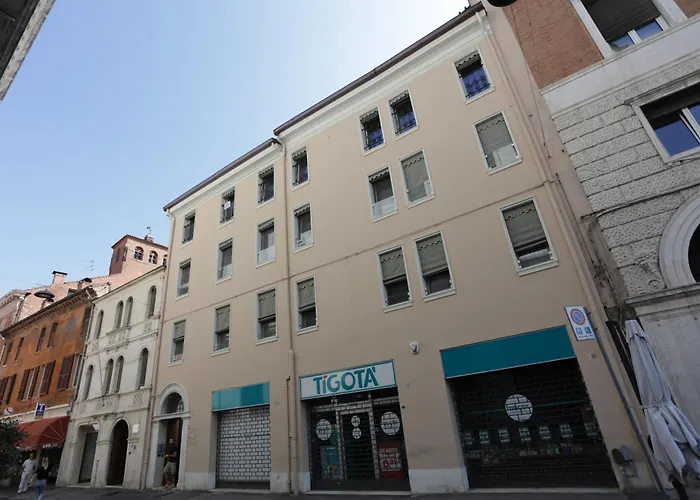 ツーリング 3* フェラーラ